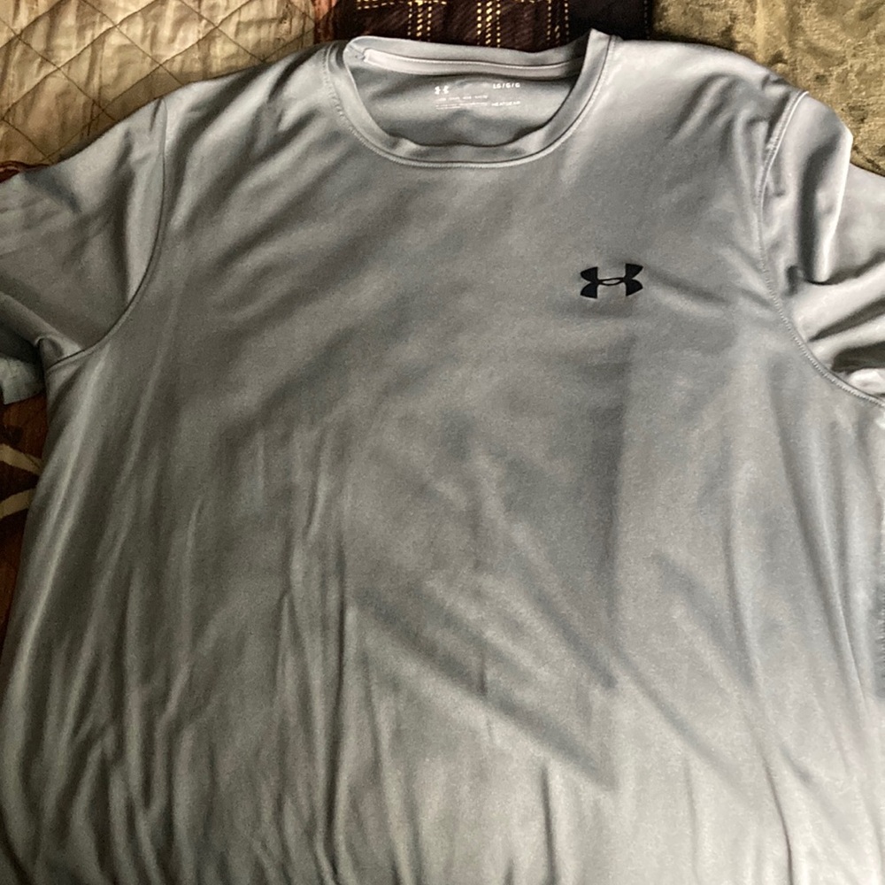 Under Armour T shirt